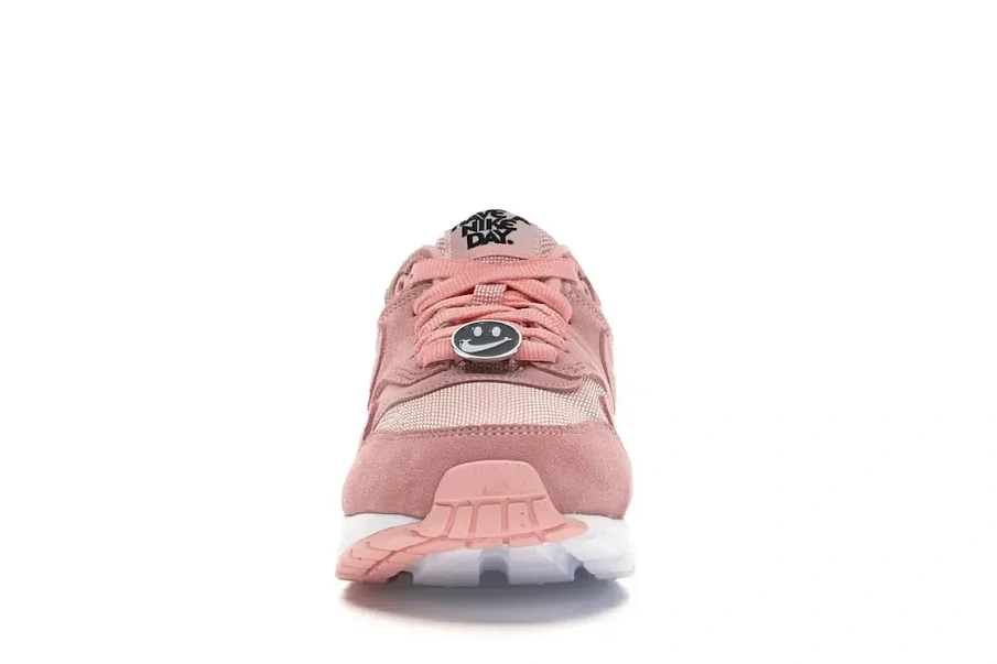 Фото № 2 с приближением к товару «‎Nike Air Max 1»