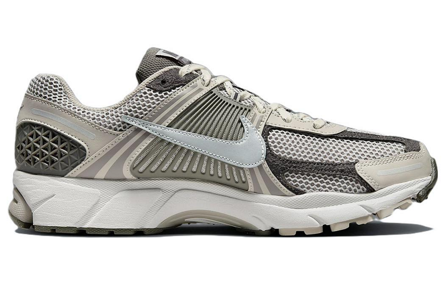 Фото № 2 с приближением к товару «‎ Nike Air Zoom Vomero 5 Running shoes»