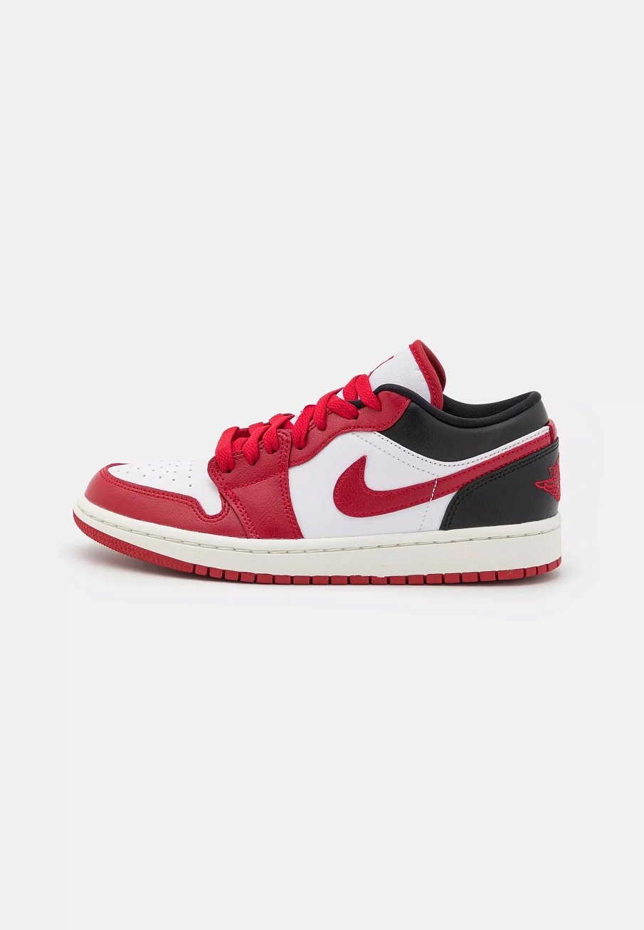 Фото № 1 с приближением к товару «‎AIR JORDAN 1 »
