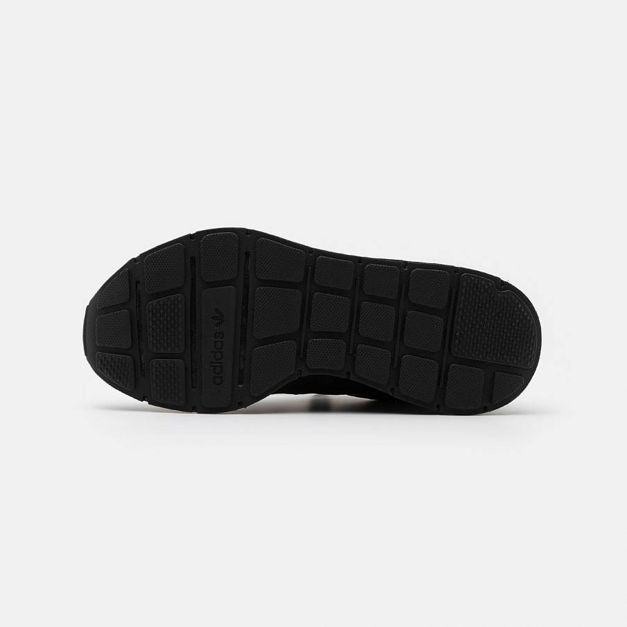 Фото № 4 с приближением к товару «‎Adidas Swift »