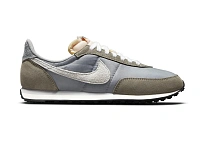 Фото № 1 с приближением к товару «‎Nike Waffle Trainer 2 Mountain White Olive»