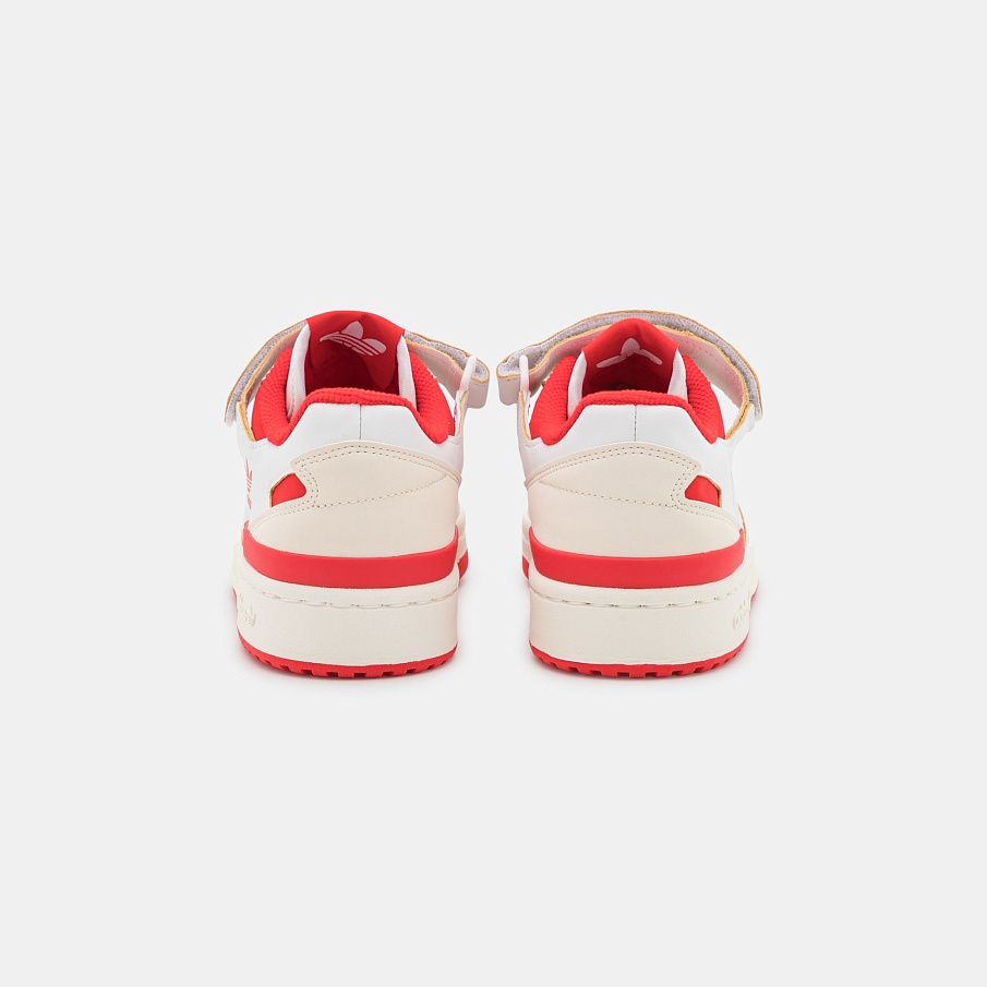 Фото № 3 с приближением к товару «‎Adidas Forum »