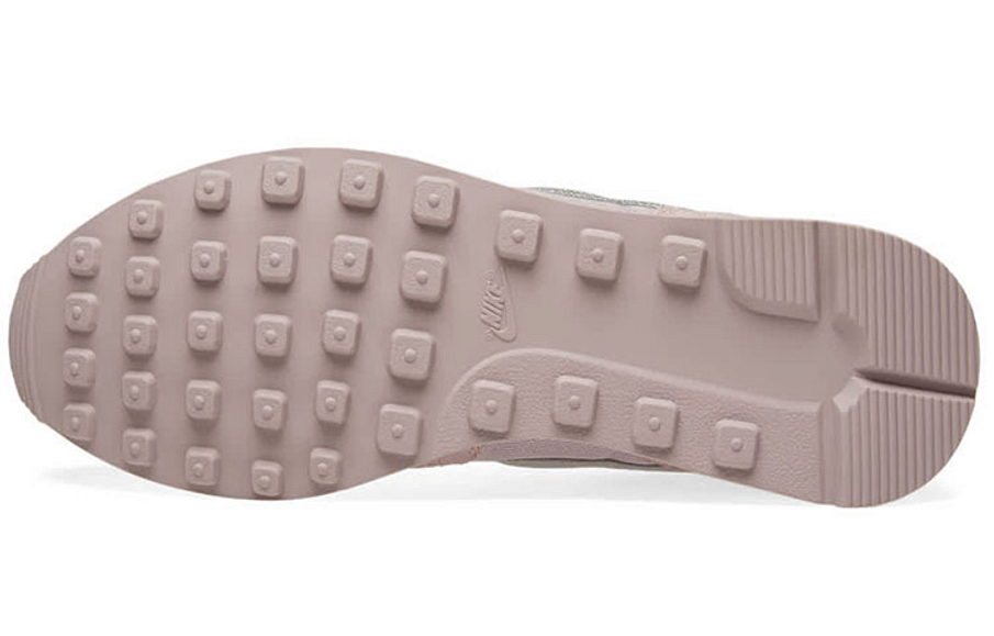 Фото № 4 с приближением к товару «‎ Nike Internationalist Sports Casual Shoes»