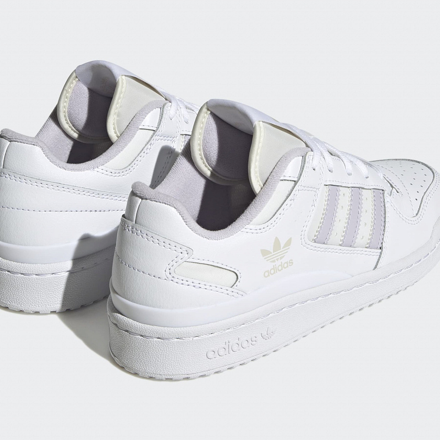 Фото № 4 с приближением к товару «‎Adidas Forum »