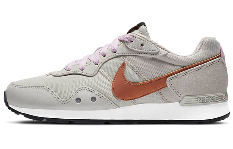 Фото № 1 с приближением к товару «‎Nike Venture Runner Wmns GreyOrange»