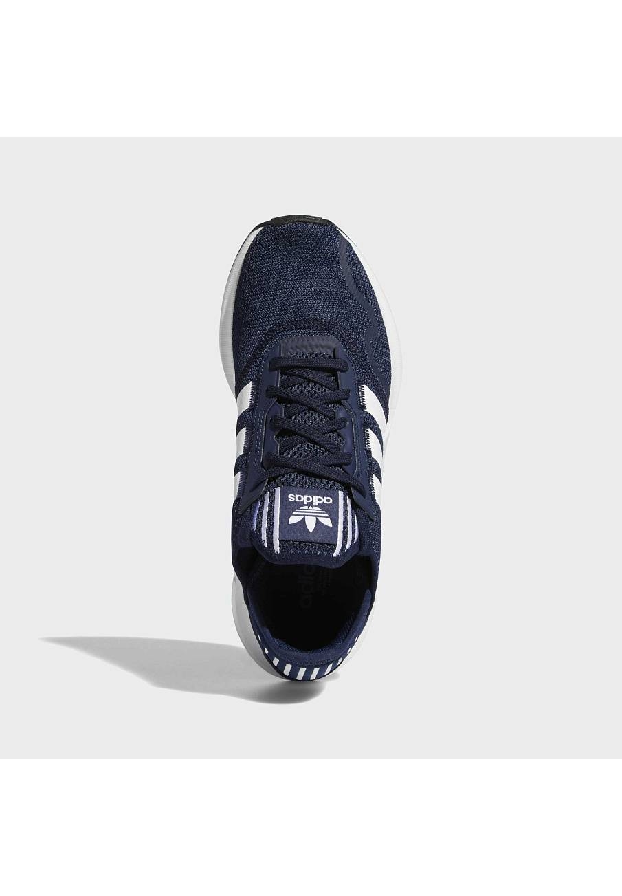 Фото № 3 с приближением к товару «‎Adidas Swift »
