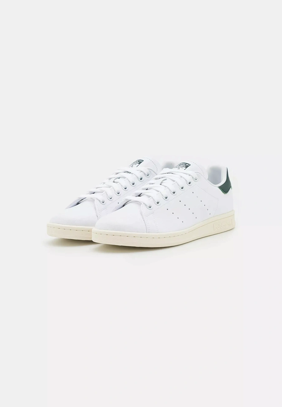 Фото № 4 с приближением к товару «‎STAN SMITH»