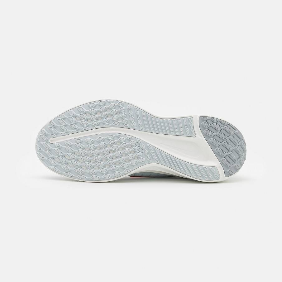 Фото № 5 с приближением к товару «‎Nike Wmns Quest 5»