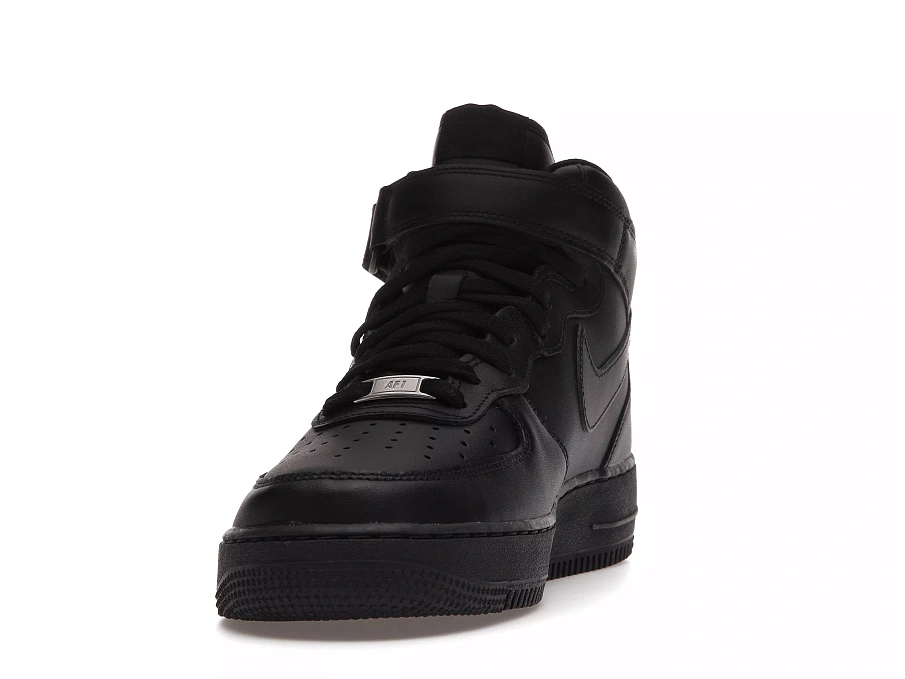 Фото № 4 с приближением к товару «‎Nike Air Force 1 Mid '07 Triple Black (2021)»