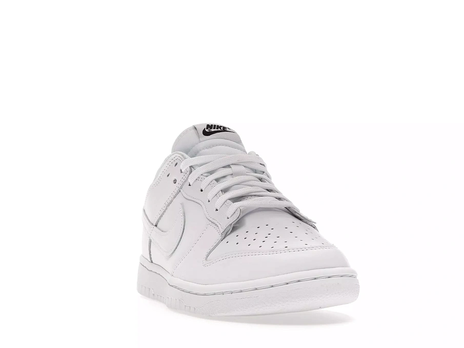 Фото № 5 с приближением к товару «‎Nike Dunk Low Triple White (2021) »