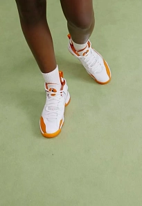 Фото № 2 с приближением к товару «‎WMNS JUMPMAN TWO TREY»