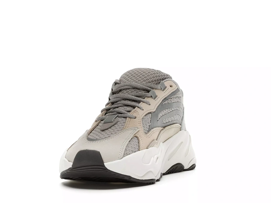 Фото № 3 с приближением к товару «‎adidas Yeezy Boost 700 V2 Cream»