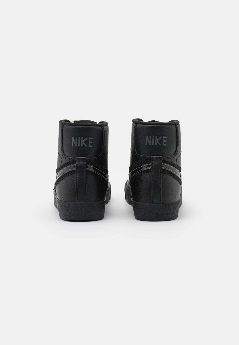 Фото № 3 с приближением к товару «‎Nike Blazer ’77 »