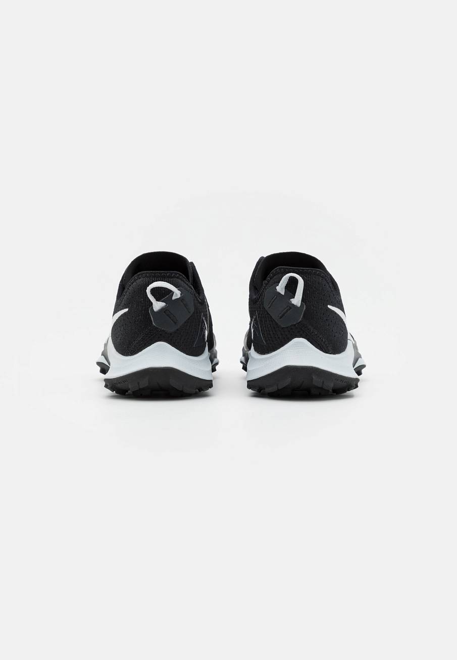 Фото № 3 с приближением к товару «‎Nike Air Zoom Terra Kiger 7»