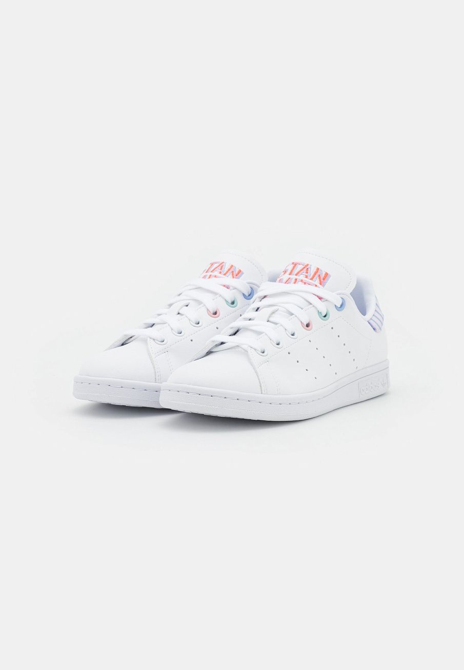 Фото № 3 с приближением к товару «‎Adidas Stan Smith »
