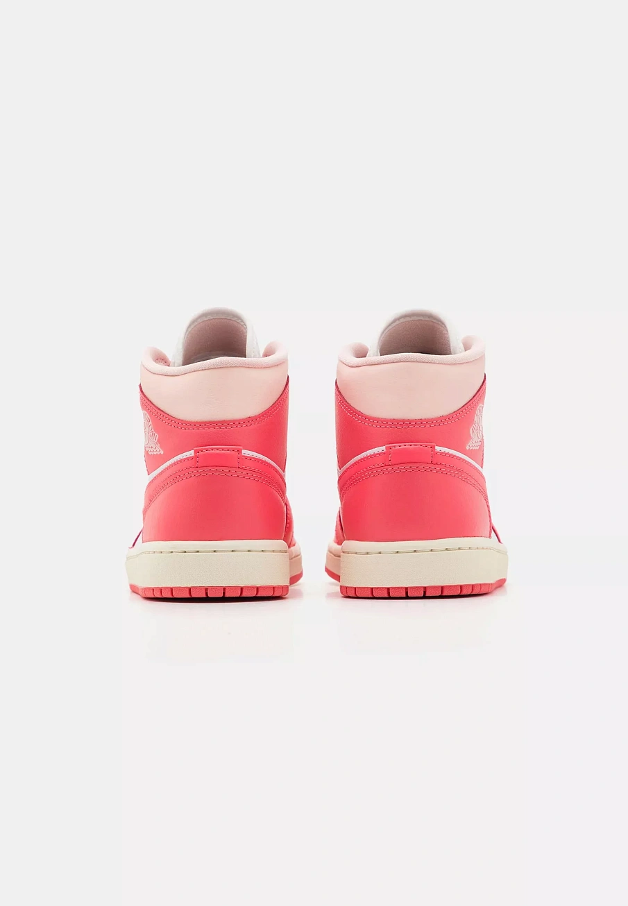 Фото № 4 с приближением к товару «‎AIR JORDAN 1 MID»