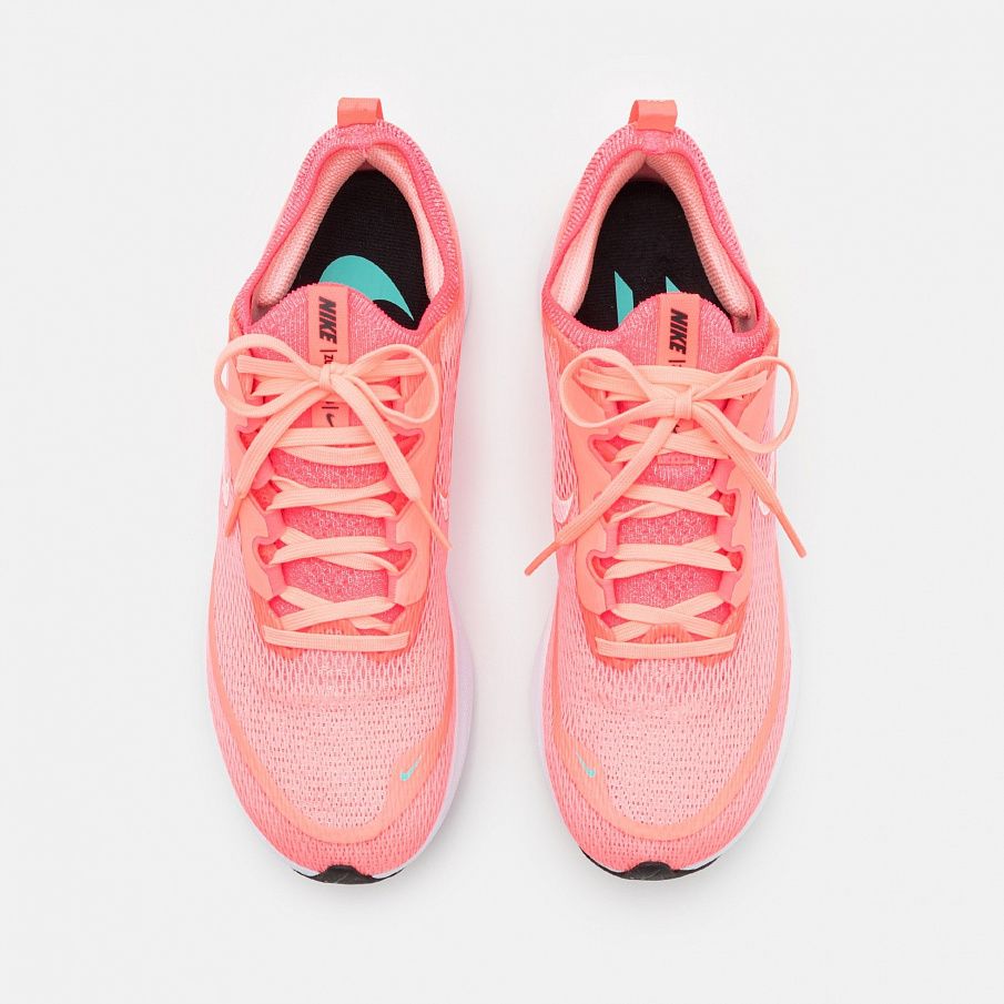 Фото № 4 с приближением к товару «‎Nike Zoom Fly 4 »