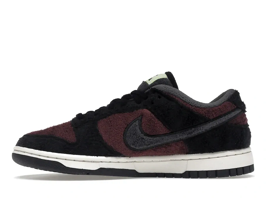 Фото № 3 с приближением к товару «‎Nike Dunk Low SE Fleece Pack Burgundy Crush »