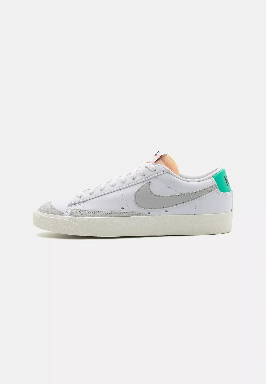 Фото № 1 с приближением к товару «‎BLAZER 77 VNTG UNISEX»