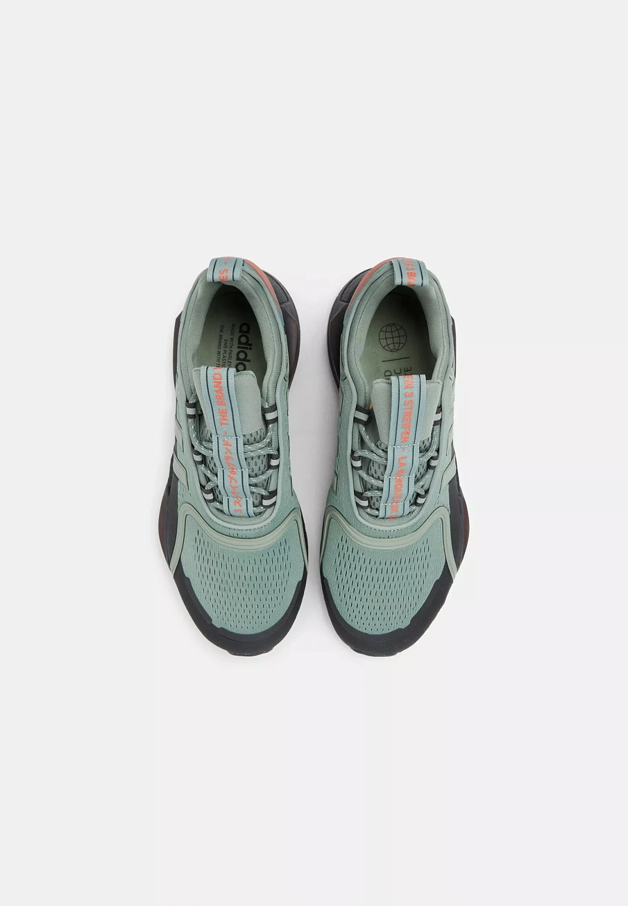Фото № 4 с приближением к товару «‎NMD V3 UNISEX»