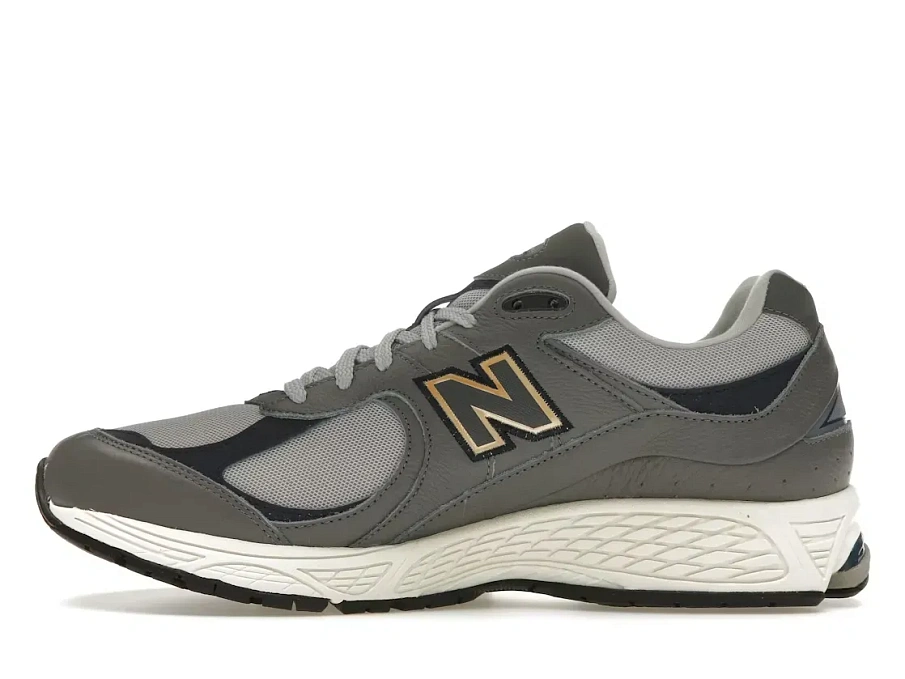 Фото № 3 с приближением к товару «‎New Balance 2002R»
