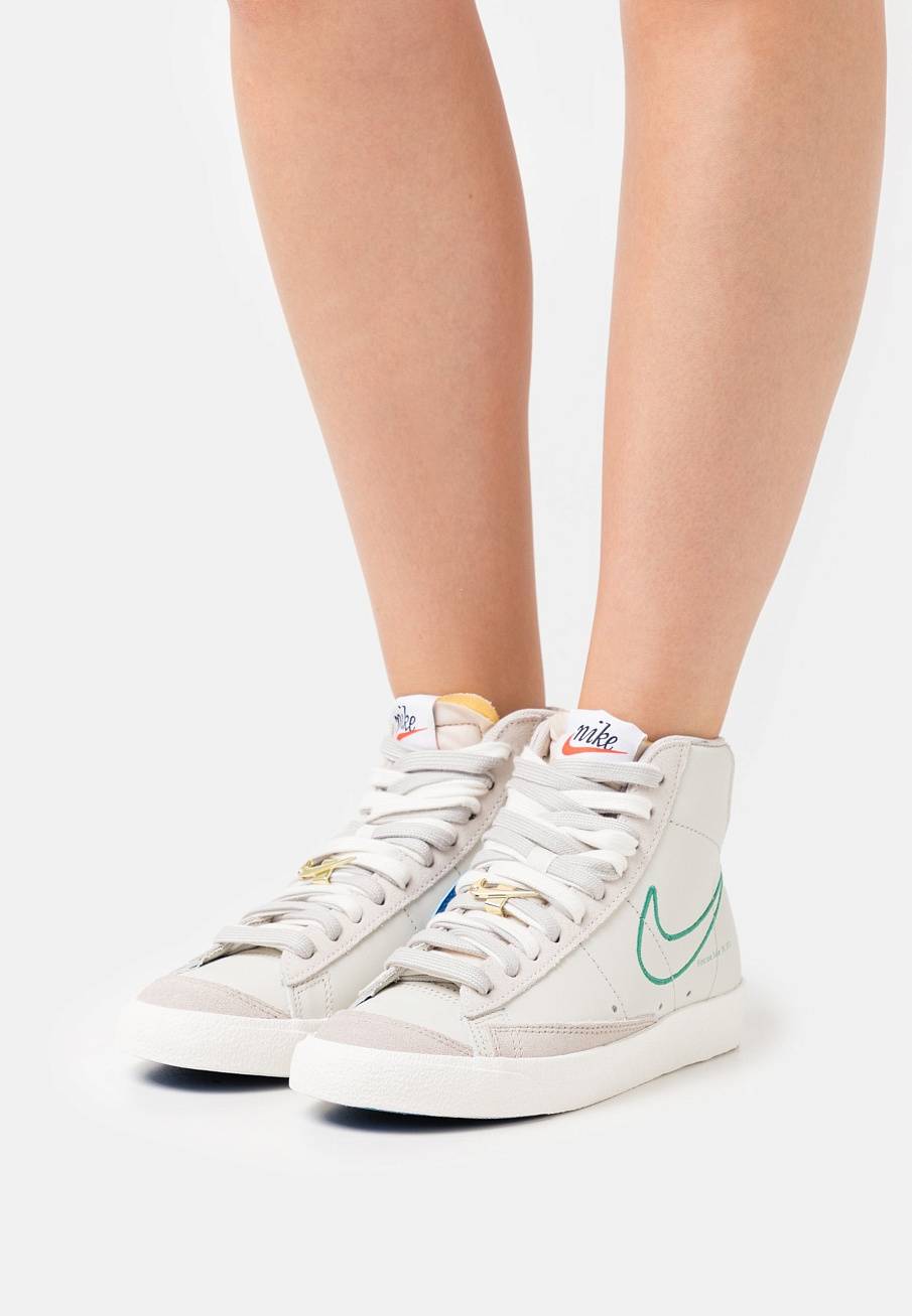Фото № 2 с приближением к товару «‎Nike Blazer 77 »