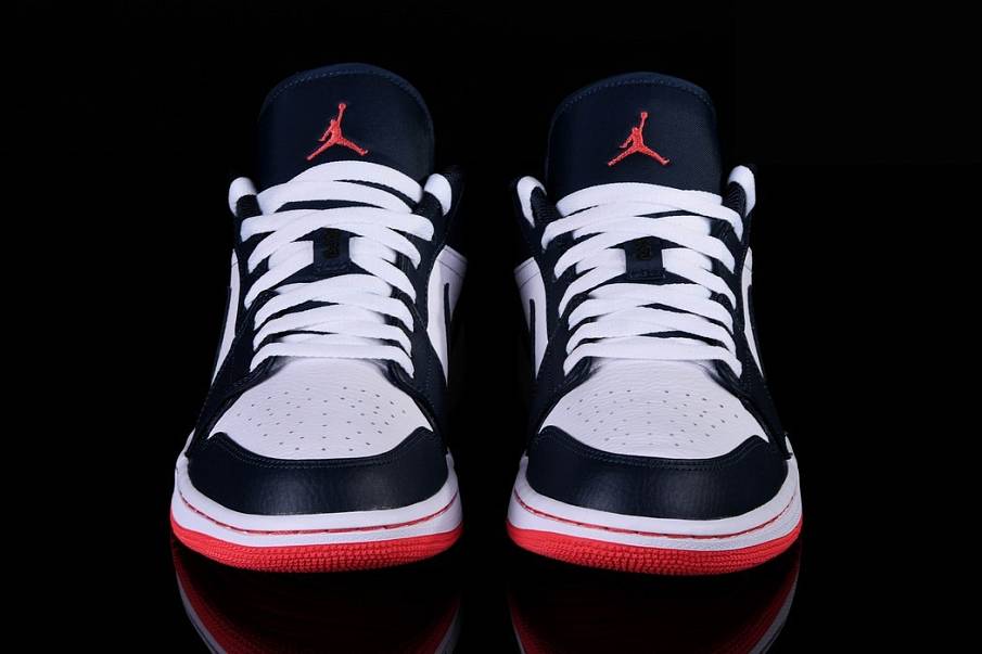 Фото № 2 с приближением к товару «‎Nike Air Jordan 1 Retro Obsidian »