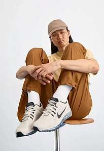 Фото № 3 с приближением к товару «‎AIR MAX 2013»