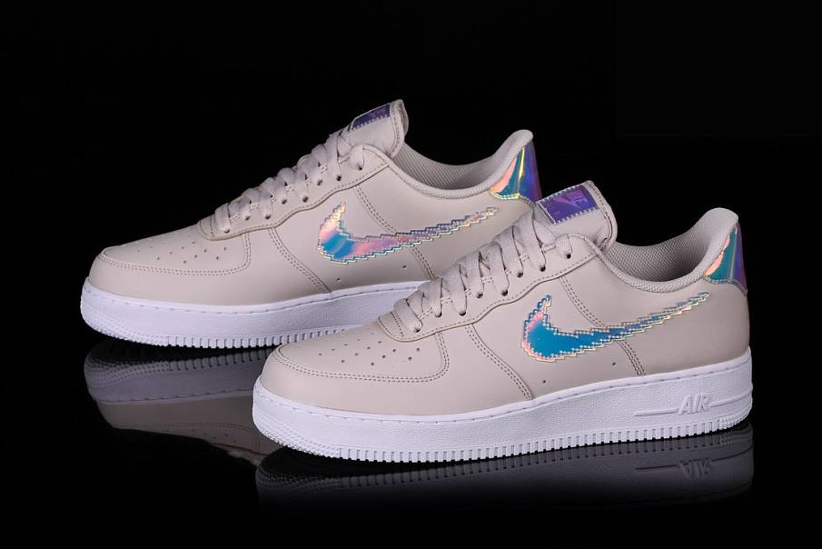Фото № 2 с приближением к товару «‎Nike Air Force 1 Desert Sand Iridescent Pixel »