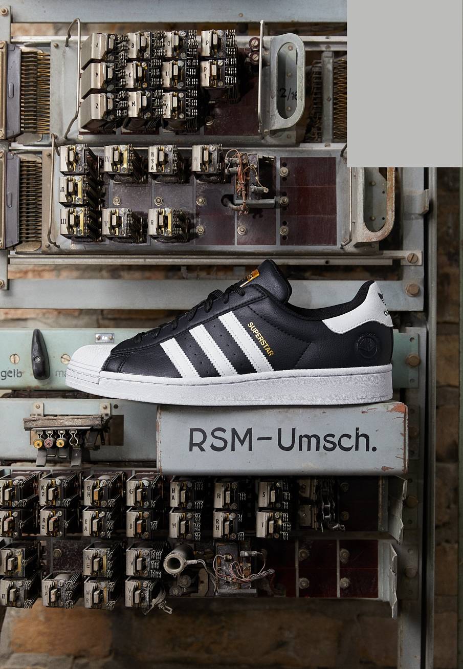 Фото № 4 с приближением к товару «‎Adidas Superstar Vegan »