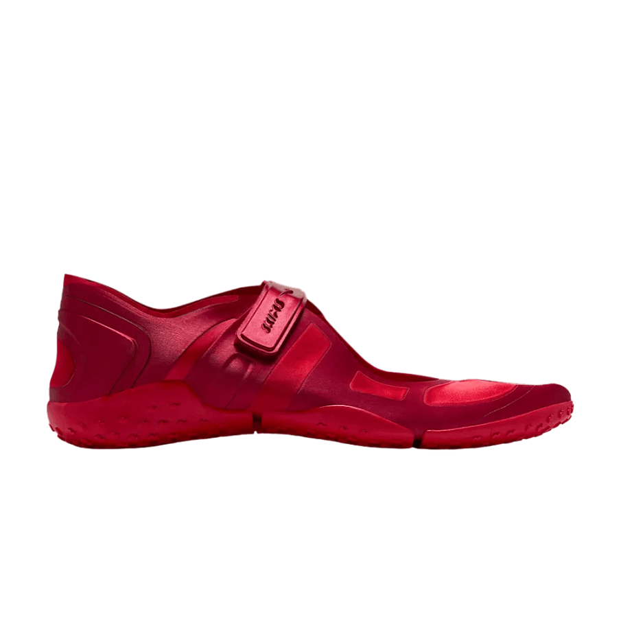 Фото № 1 с приближением к товару «‎Nike Women's Skims Rift Satin University Red»