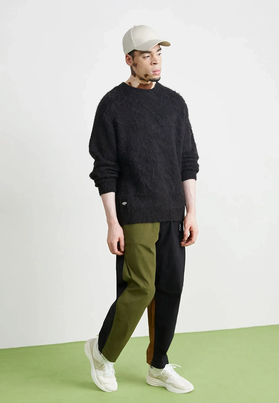 Фото № 3 с приближением к товару «‎LUNAR ROAM UNISEX»