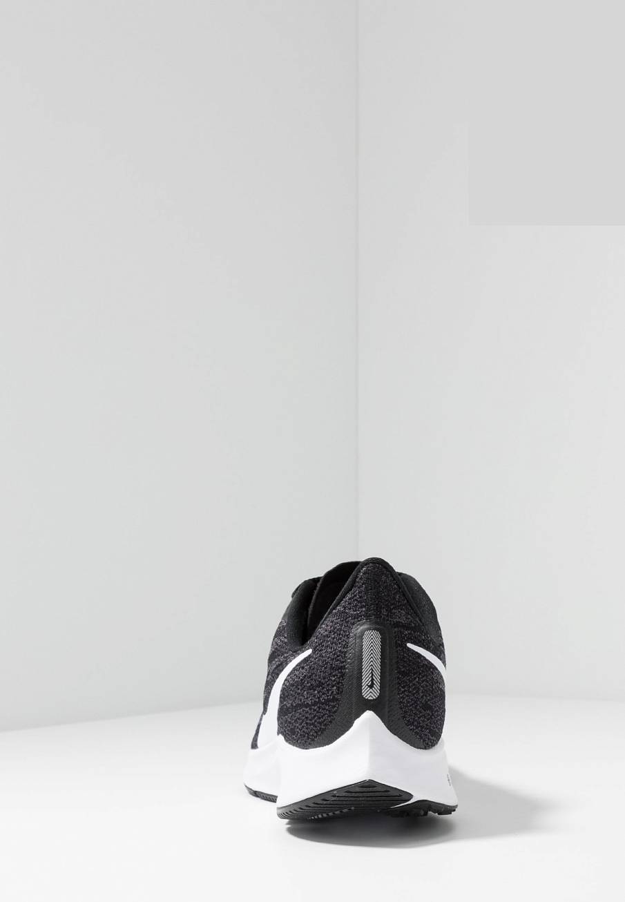 Фото № 4 с приближением к товару «‎Nike Air Zoom Pegasus 36»