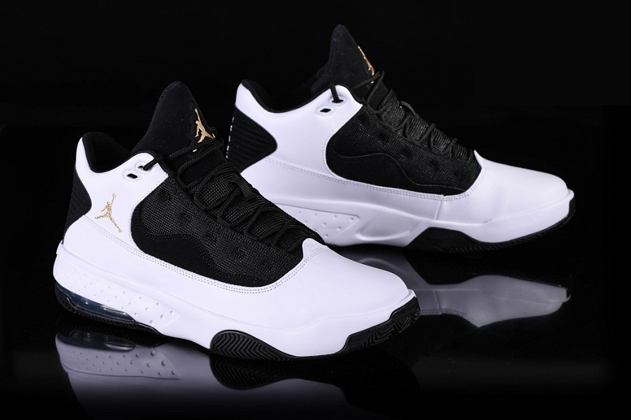 Фото № 4 с приближением к товару «‎Nike Air Jordan Max Aura 2 Oreo»