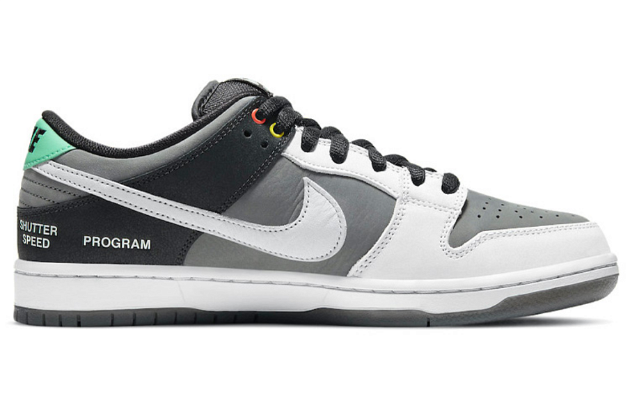 Фото № 2 с приближением к товару «‎Nike Sb Dunk Low Pro Iso Skate Shoes Vx1000 Camcorder»