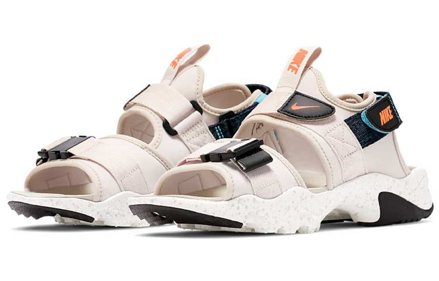 Фото № 3 с приближением к товару «‎Nike WMNS Canyon BeigeWhite»