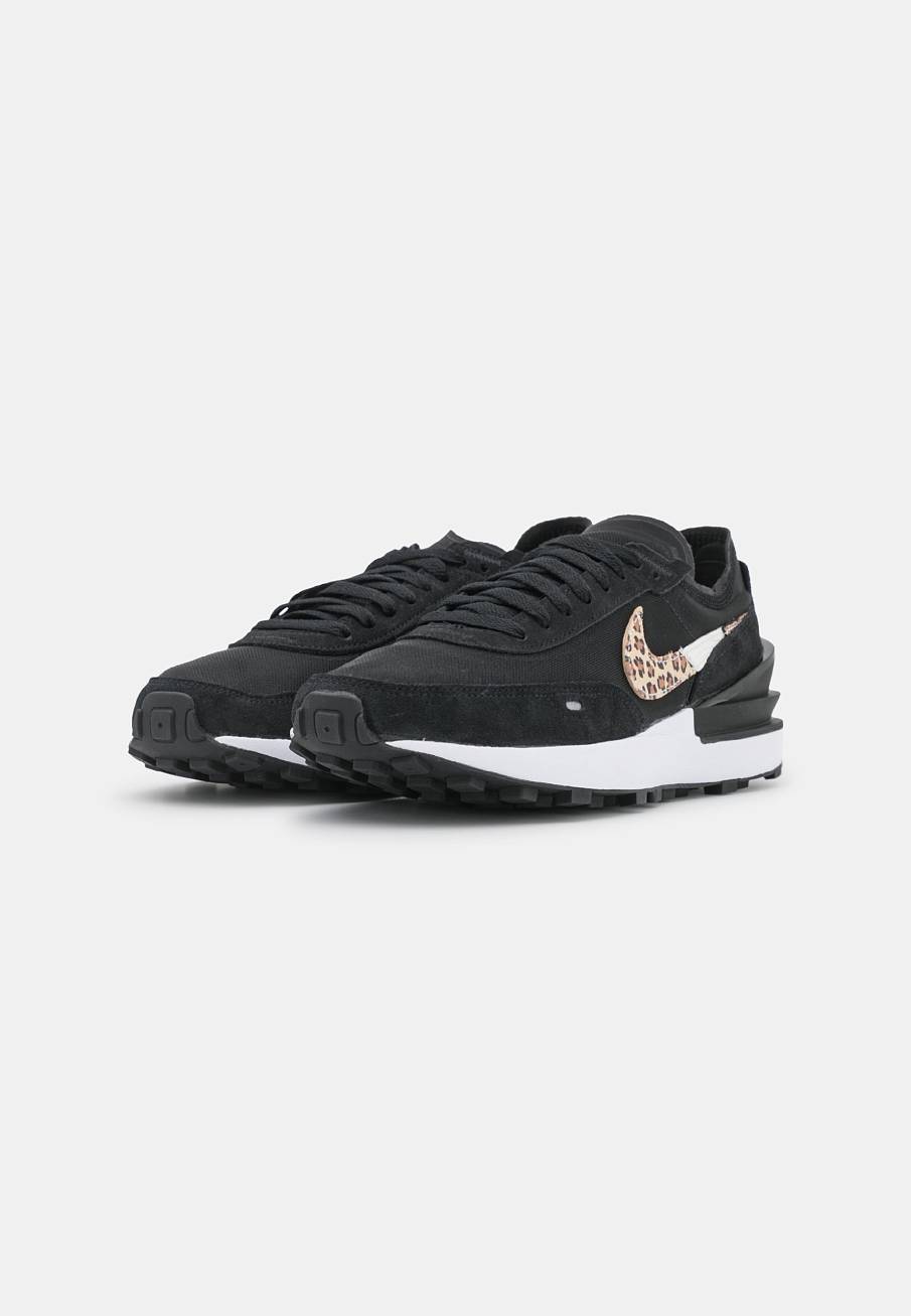 Фото № 1 с приближением к товару «‎Nike Waffle One »