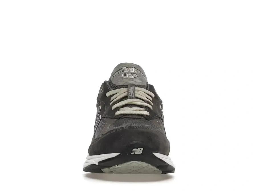 Фото № 2 с приближением к товару «‎New Balance 990v3»