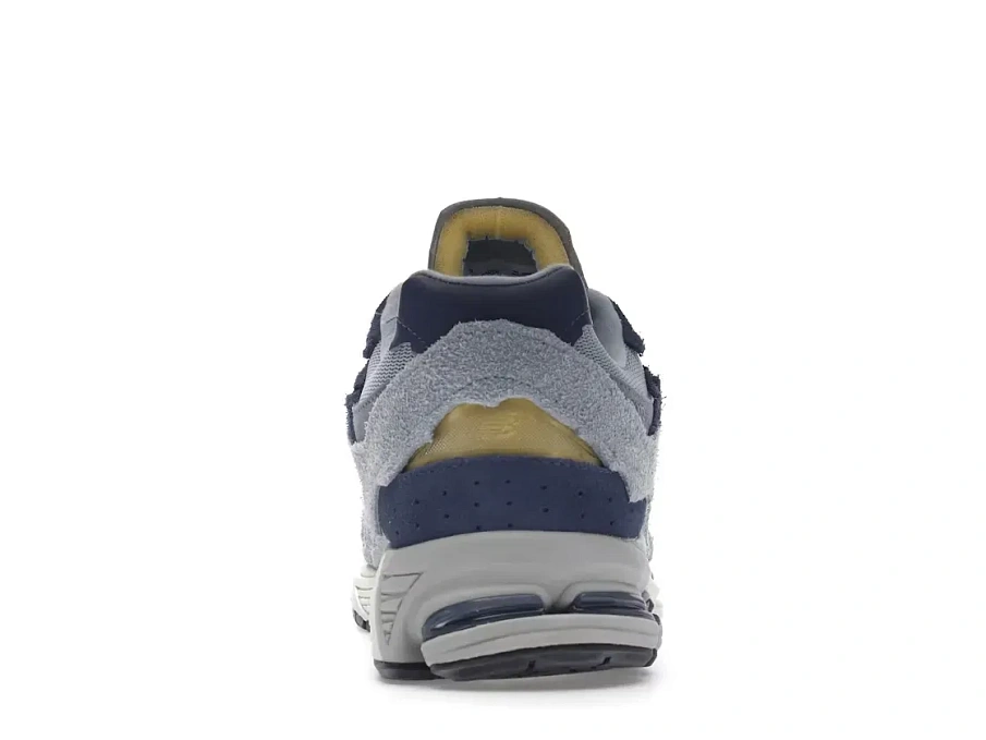 Фото № 4 с приближением к товару «‎New Balance 2002R»