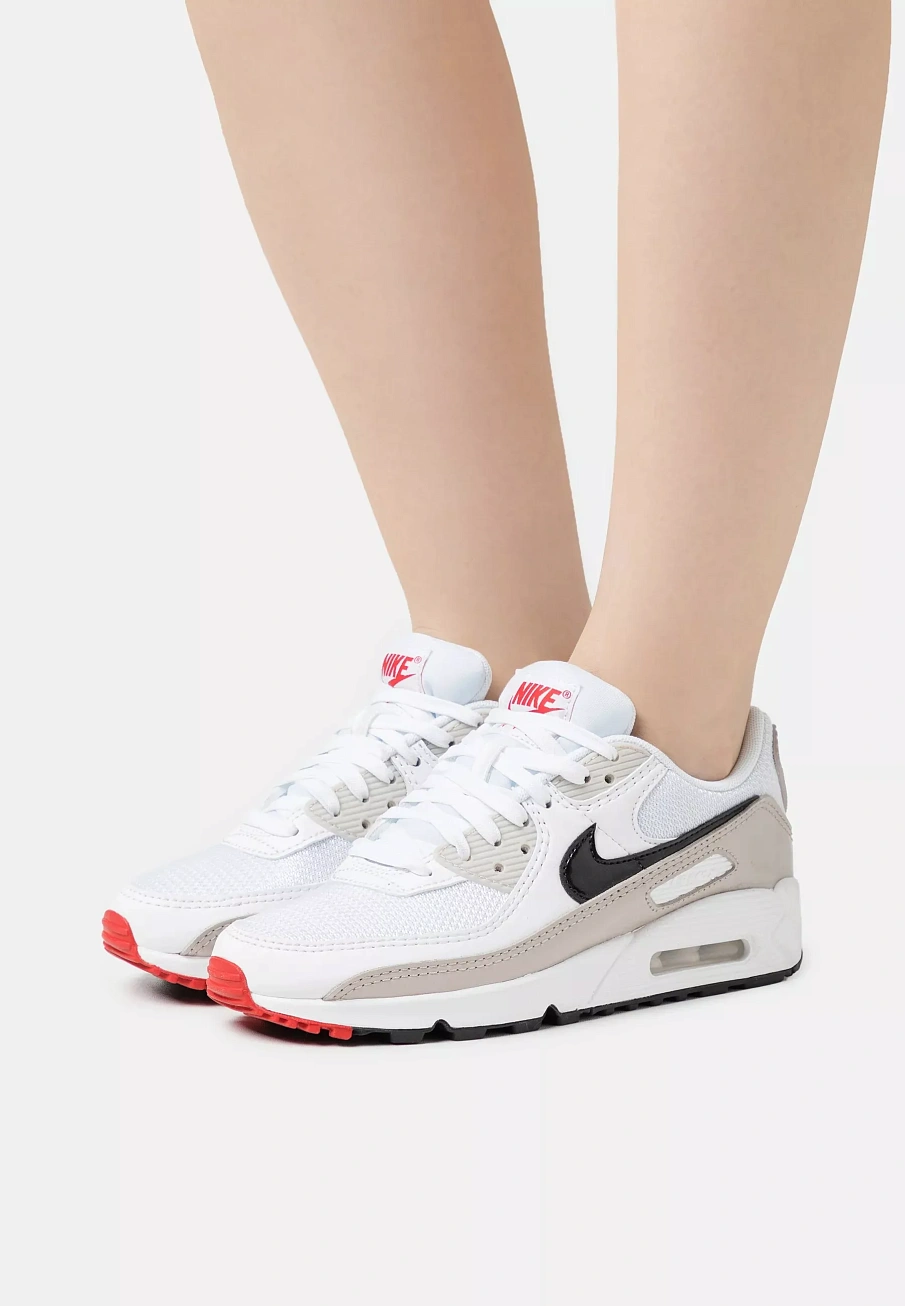 Фото № 2 с приближением к товару «‎WMNS AIR MAX 90 EWT SNKR»
