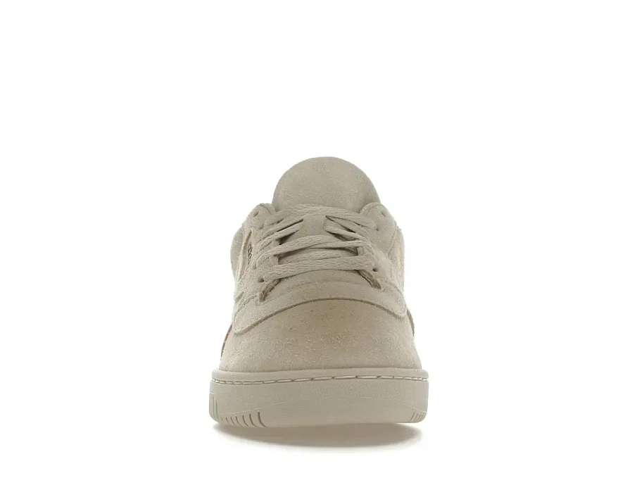 Фото № 2 с приближением к товару «‎adidas Yeezy Powerphase»