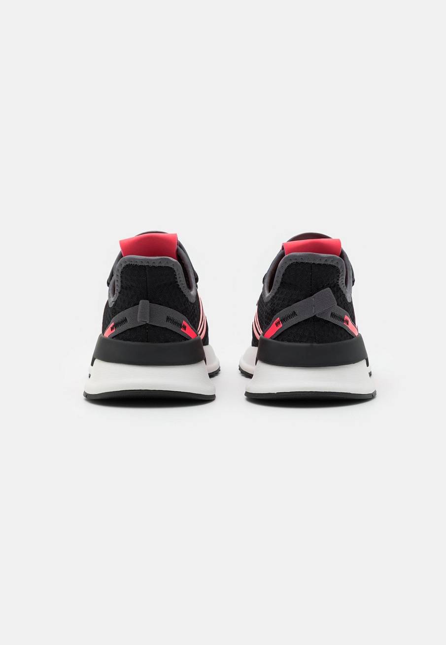Фото № 3 с приближением к товару «‎Adidas U_path »