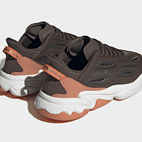 Фото № 4 с приближением к товару «‎Adidas »