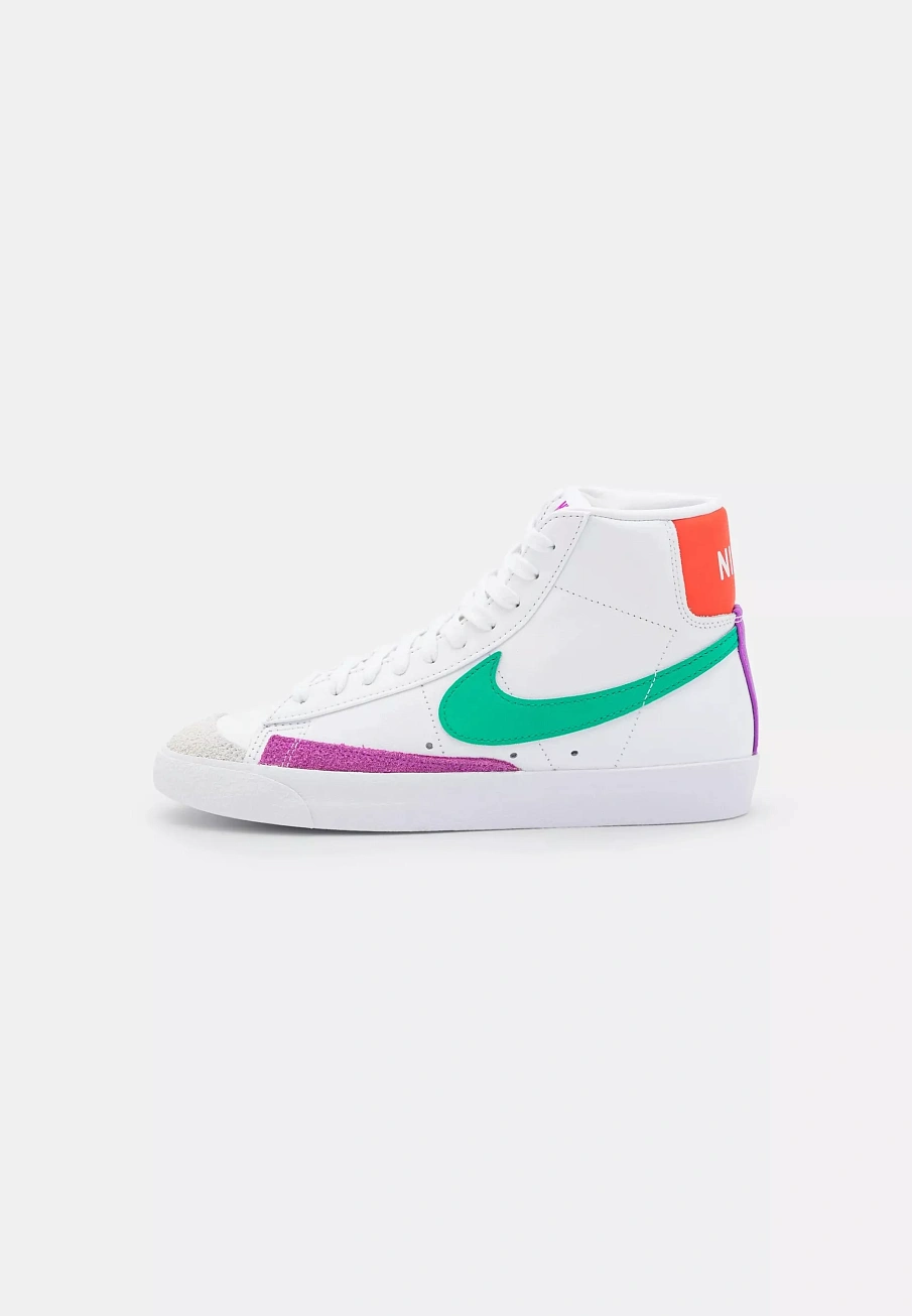 Фото № 1 с приближением к товару «‎BLAZER MID 77»