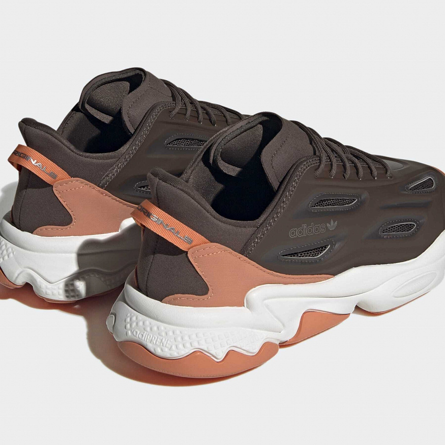 Фото № 4 с приближением к товару «‎Adidas »