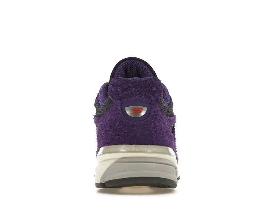 Фото № 4 с приближением к товару «‎New Balance 990v4»
