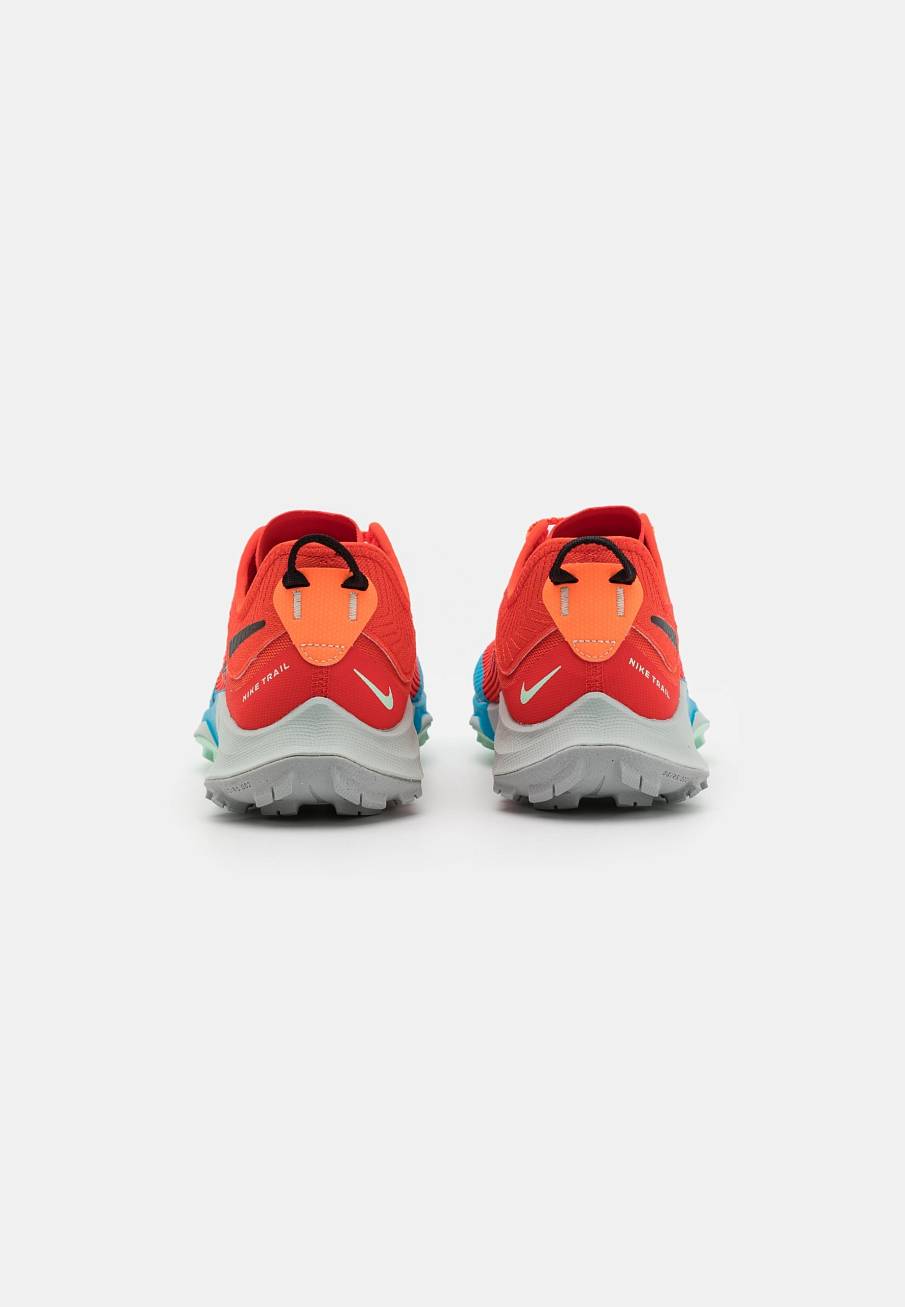 Фото № 3 с приближением к товару «‎Nike Air Zoom Terra Kiger 8»