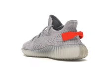 Фото № 6 с приближением к товару «‎adidas Yeezy Boost 350 V2 Tail Light»