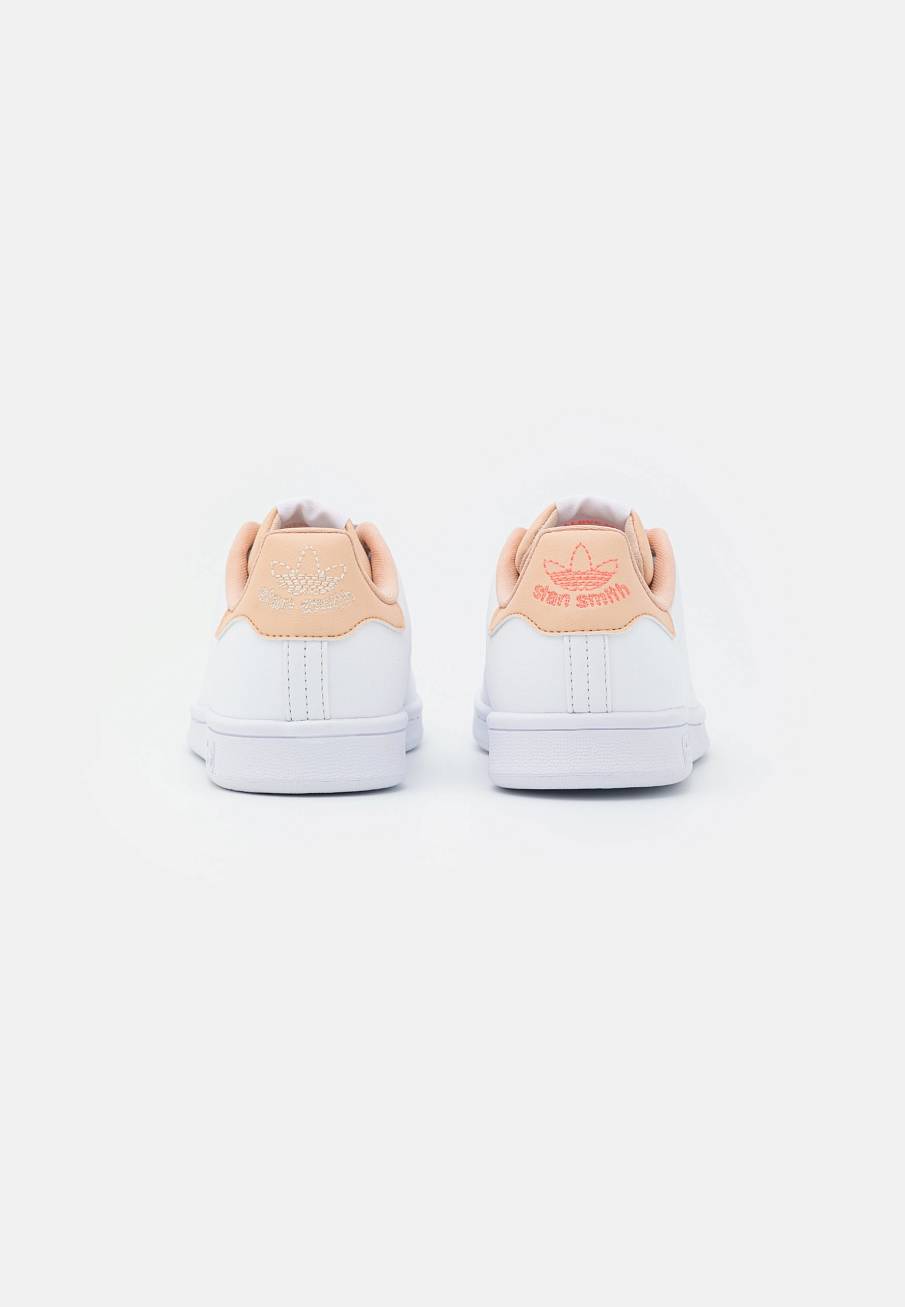 Фото № 4 с приближением к товару «‎Adidas Stan Smith »