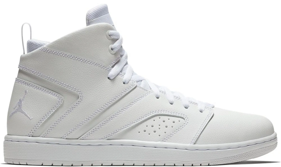 Фото № 1 с приближением к товару «‎Jordan Flight Legend Triple White»
